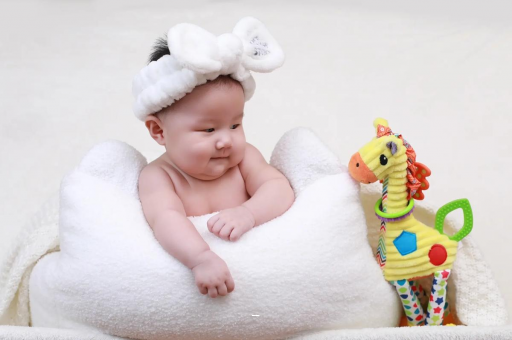 老河口宝宝几个月翻身